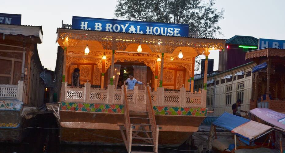 Royal House Houseboat, Srinagar 5